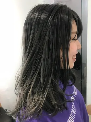 カラー 💓パーマ，💗 レイヤーカットのヘアスタイル