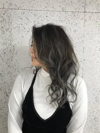 セミロング カラー KOOKI スティードトーキョーのヘアスタイル