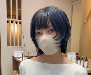 ショート カラー 横尾 歩のヘアスタイル