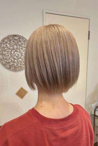 ショート カラー Maya🦋 ハイトーン特化のヘアスタイル