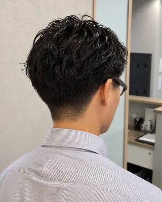 パーマ メンズ 🫧𝒓𝒊𝒏𝒂 /水光カラー💎のヘアスタイル