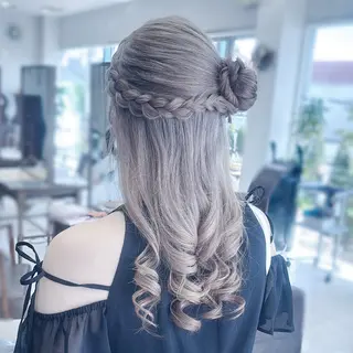セミロング ヘアアレンジ 寒色/デザインカラー 🪽_マヒルのマツエク・マツパデザイン