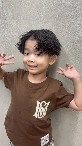 パーマ メンズ 岡本 悠聖のヘアスタイル
