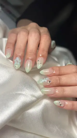 ネイル ルシイ🎀新宿長さ 出しパーツ専門店のネイルデザイン