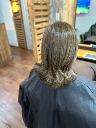 ミディアム カラー Luzir⭐︎ GEN⭐︎のヘアスタイル