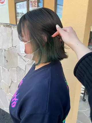 ショート カラー 川元 汐音のヘアスタイル