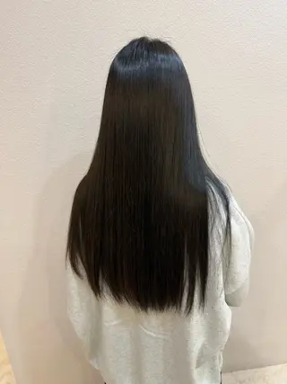 セミロング カラー 髪質改善ストレート 中林優太のヘアスタイル
