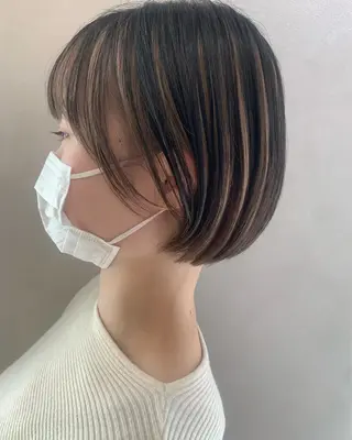 ショート カラー hubhair レイヤー/透明感のヘアスタイル