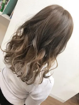 セミロング カラー SHIORI💜口コ ミNo.1艶カラーのヘアスタイル