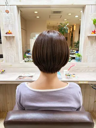 ショート カラー 山田 美月のヘアスタイル