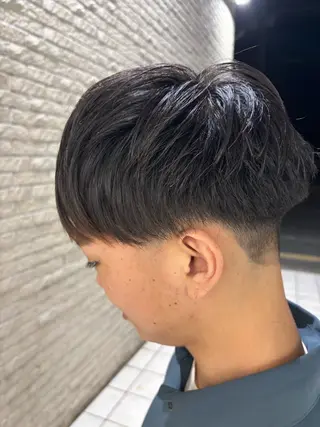 ミディアム メンズ 【メンズ特化】セン ターパート/保坂太一のヘアスタイル