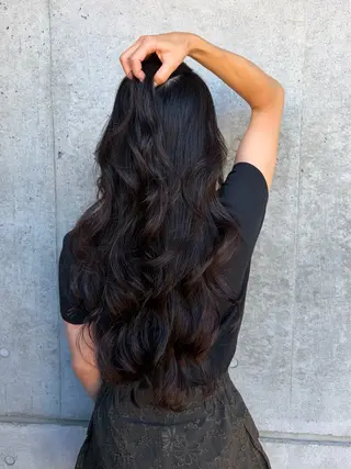 ロング パーマ ゆうか 栄 コテ巻きパーマのヘアスタイル