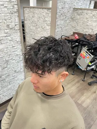 ミディアム パーマ メンズ 石崎 直也のヘアスタイル