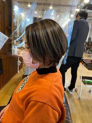 ショート カラー 女性目線でつくる ボブ縮毛矯正のヘアスタイル