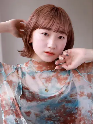 ミディアム 楠原 透羽のヘアスタイル