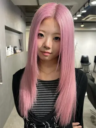 ロング 🌈【🎀ヘアデザイ ナー🎀】✨ノン✨のヘアスタイル