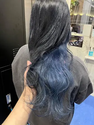 カラー white.梅田 デザインカラー🦄のヘアスタイル