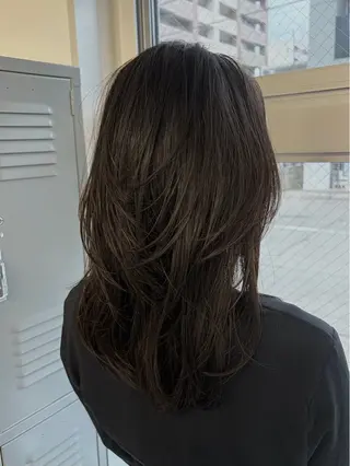 セミロング カラー cana 札幌レイヤースタイルのヘアスタイル