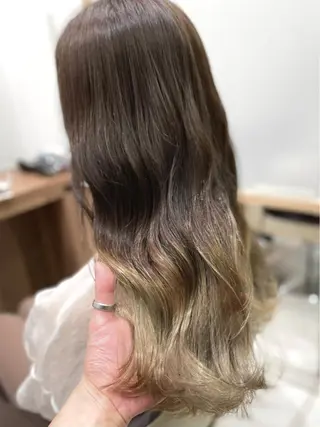 ロング カラー ナカタケ ユウのヘアスタイル