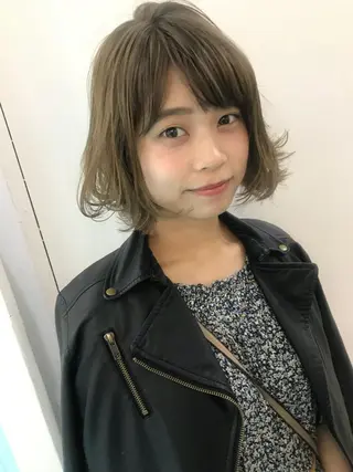 カラー 💓パーマ，💗 レイヤーカットのヘアスタイル
