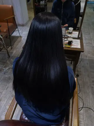 ロング 凜｜縮毛矯正・ボブ・ 透明感カラー・eyeのヘアスタイル
