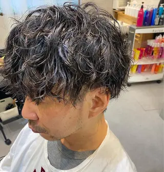 パーマ メンズ 似合う髪型見つけます AYAKAのヘアスタイル