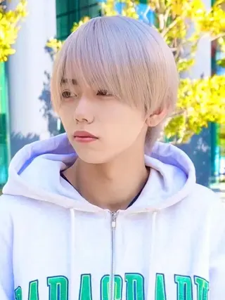 ショート カラー メンズ ヤリタ カケルのヘアスタイル
