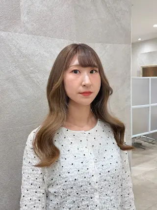 セミロング 韓国ヘアケアブリーチ 莉奈のヘアスタイル