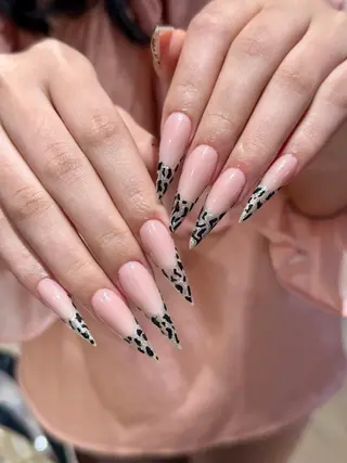 ロング T&D NailSalonのネイルデザイン
