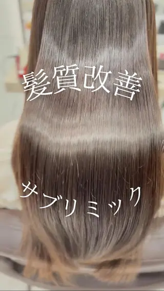 ロング EIGHT plum TOKIOリミテッドのヘアスタイル