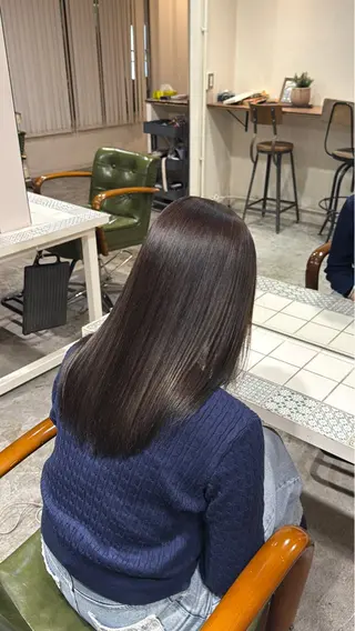 セミロング カラー 五十嵐 雅姫のヘアスタイル