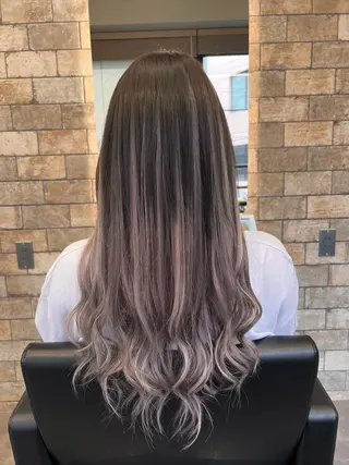 ロング Fan.ray店長 🌈 HIBIKIのヘアスタイル
