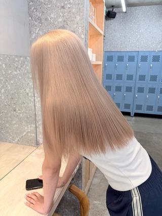 ロング カラー 愛されハイトーン ミルクティー職人ﾐﾜのヘアスタイル