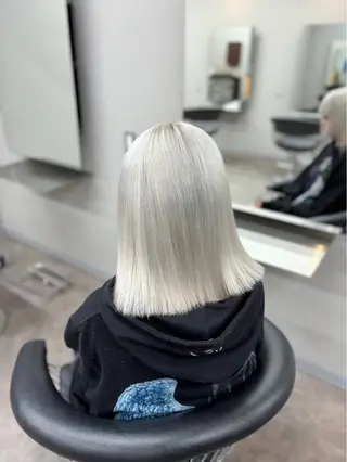 ミディアム ブリーチカラー HAZUKI🦖のヘアスタイル