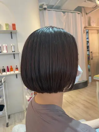 ショート カラー HATSUMEI 勅使瓦 祥のヘアスタイル
