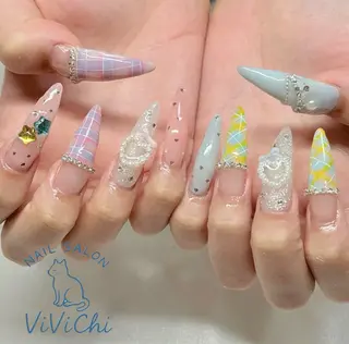 ネイル ViViChi 梨帆のネイルデザイン