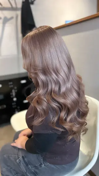 ロング 柳沼 沙季奈のヘアスタイル