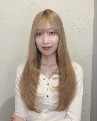 ロング 透明感カラー🎀／ 寒色カラー／マツエクのヘアスタイル