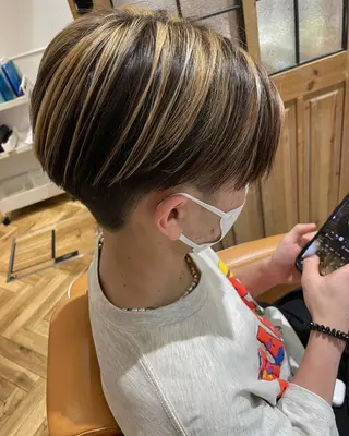 ミディアム カラー パーマ ヘアアレンジ メンズ キッズ ネイル マツエク・マツパ 🫧垢抜けヘア🫧 SHIORIのヘアスタイル