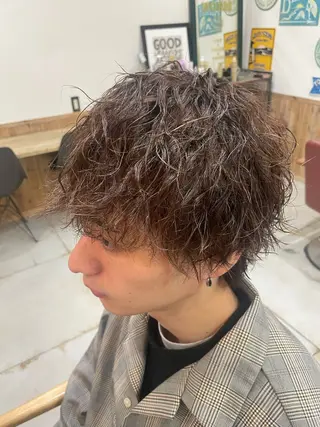 ミディアム パーマ メンズ Wカラーレイヤーカ ット⚡️CHIAKIのヘアスタイル