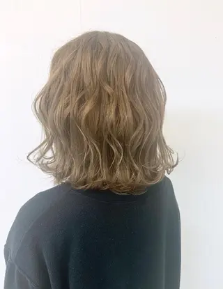 ミディアム 穐田 司樹のヘアスタイル