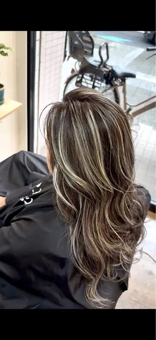 ロング カラー 🌈ハイライト特化 🌈 🐶ノザワ🐶のヘアスタイル