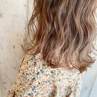 ミディアム 🌷横浜/レイヤー /艶カラー🌷のヘアスタイル