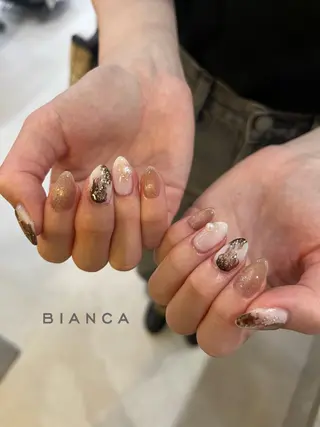 ネイル Bianca Takeshitaの眉毛・アイブロウイメージ