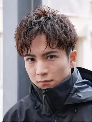 パーマ メンズ 中谷海里/フェザー パーマ/スパイキーのヘアスタイル