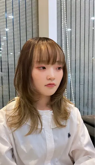 カラー 盛れる顔周り✨韓国式 レイヤーkanatoのヘアスタイル