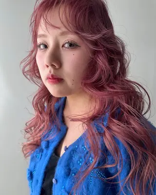 ロング ピンクカラー美容師 新宿美容室🎀のヘアスタイル
