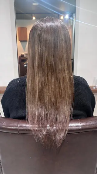ロング 海老名駅🫧トレンド カラー🫧橋本小雪のヘアスタイル