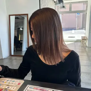ミディアム カラー 的場 莉音のヘアスタイル