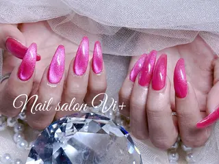 ネイル Nailsalon Vi+ももか🩷のネイルデザイン